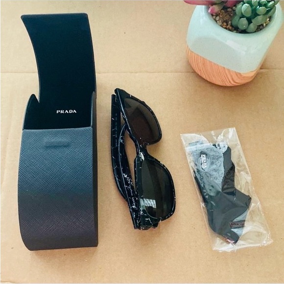 Prada (Marble) Sunglasses! New Without Tags - Picture 3 of 5
